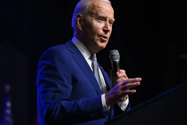 الرئيس الأميركي جو بايدن في مؤتمر صحافي بالعاصمة الفيتنامية هانوي 10 سبتمبر 2023 (أ.ف.ب)