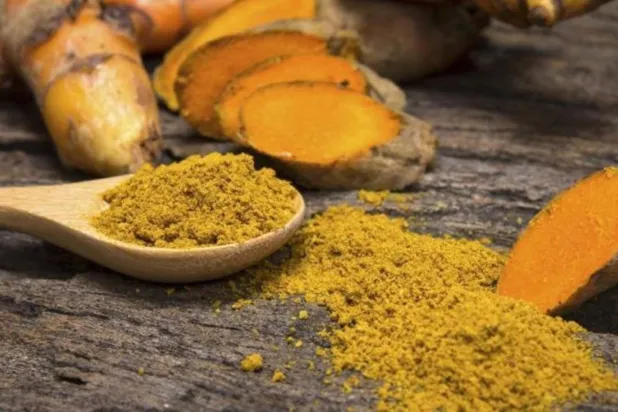 مركب الكركمين الموجود في الكركم يحتوي على الكثير من الفوائد الصحية (أ.ف.ب)