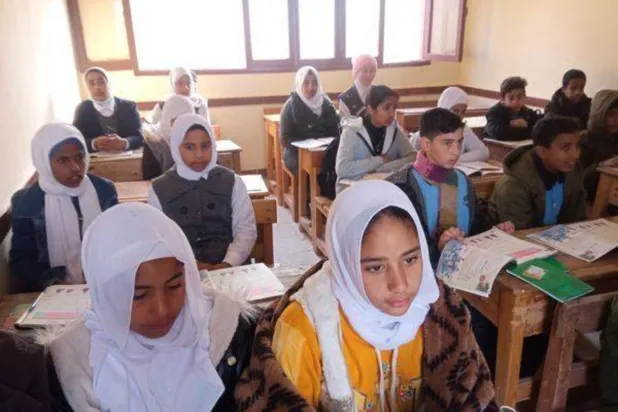 Mısır’da kız öğrencilere yönelik peçe yasağı tartışmalara neden oldu