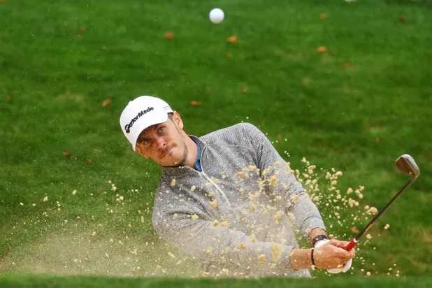 غاريث بيل عُرف بولعه بالغولف (رويترز)