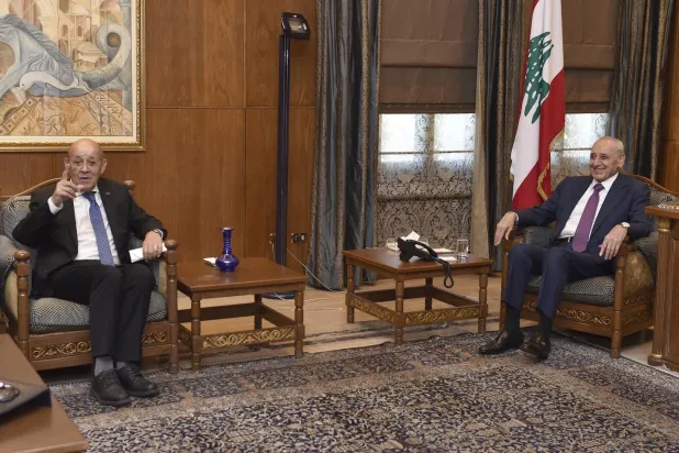 Fransa Cumhurbaşkanlığı Lübnan Özel Temsilcisi Jean-Yves Le Drian, Cuma günü Lübnan Meclis Başkanı Nebih Berri'yi ziyaret etti. (Lübnan Temsilciler Meclisi)