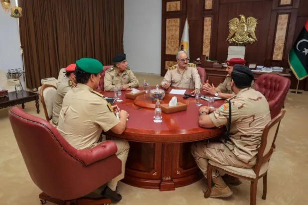 حفتر يجتمع برئيس أركان «الجيش الوطني» الناظوري (القيادة العامة)