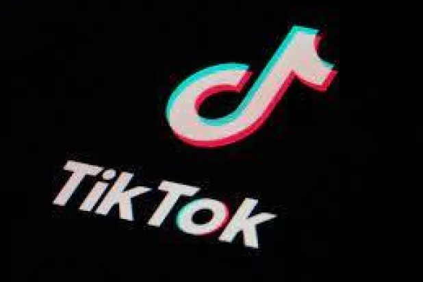 هل تدفع منصات التواصل صُناع الأخبار إلى «القوالب التفاعلية»؟