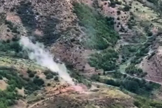 تظهر هذه الصورة المأخوذة من مقطع فيديو نشرته وزارة الدفاع الأذربيجانية الثلاثاء 19 سبتمبر 2023 تصاعد الدخان فوق منطقة تقول أذربيجان إنها تستضيف مواقع للقوات الأرمينية بإقليم ناغورنو كاراباخ (أ.ب)