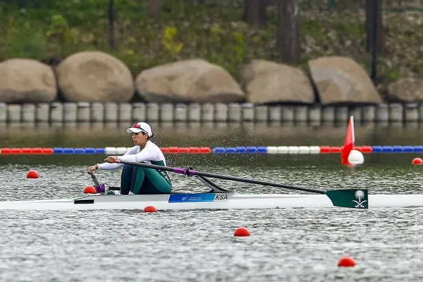 هيا المامي خلال مشاركتها في التجديف (الشرق الأوسط) 