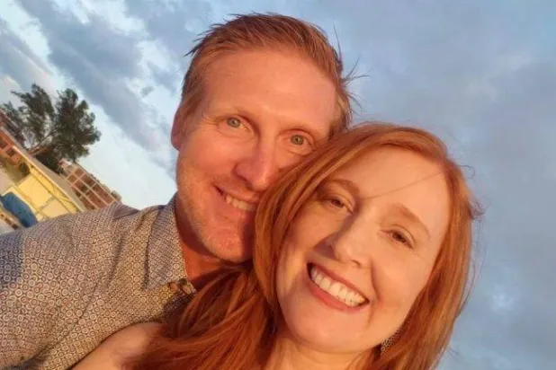 فيليب باكسون مع زوجته أليسيا (إن بي سي نيوز)