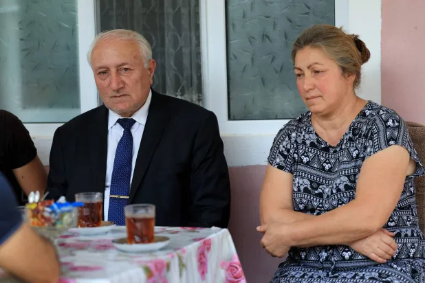 يتوق آزاد عبّاسوف منذ 30 عاماً إلى العودة إلى قريته في ناغورنو كاراباخ (أ.ف.ب)