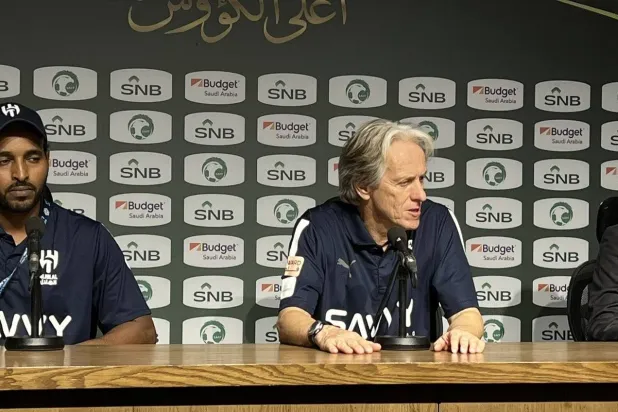 خيسوس في المؤتمر الصحافي بعد مواجهة الجبلين (الشرق الأوسط)