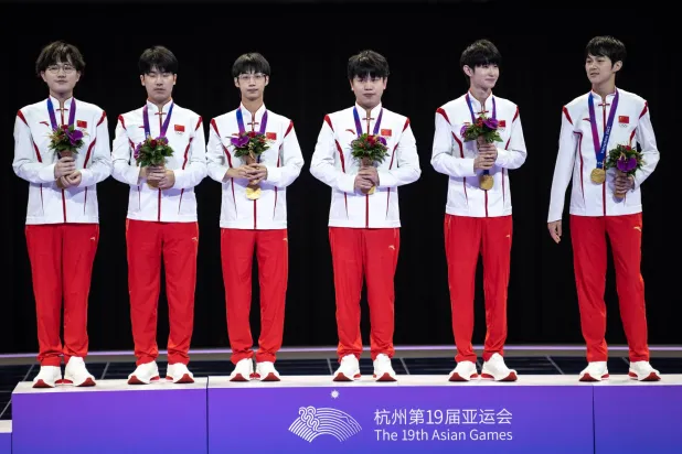 تتويج الصين بأول ميدالية ذهبية في تاريخ الرياضات الإلكترونية (أ.ف.ب)
