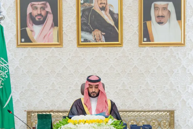 شہزادہ محمد بن سلمان نیوم شہر میں کابینہ کے اجلاس کی صدارت کرتے ہوئے (SPA)