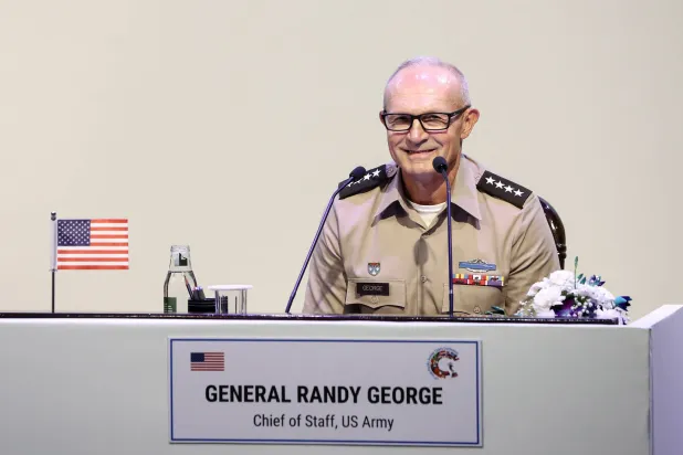 امریکی فوج کے کمانڈر رینڈی جارج (اے پی)
