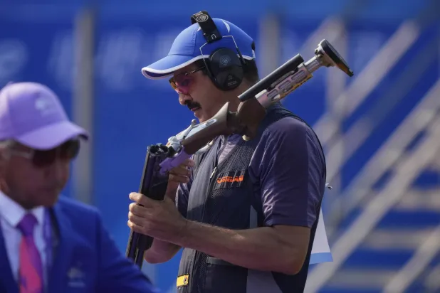 عبد الله الرشيدي توج بذهبية رماية السكيت (أ.ب)