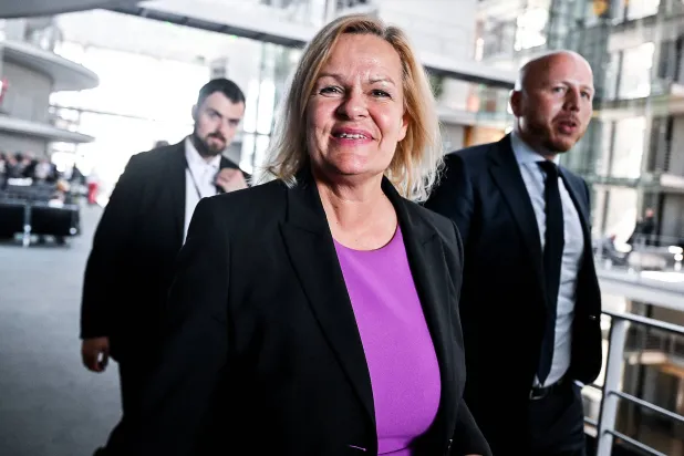 وزيرة الداخلية الألمانية نانسي فيزر (د.ب.أ)