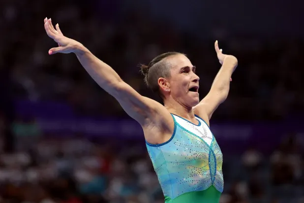 لاعبة الجمباز الأوزبكستانية أوكسانا تشوسوفيتينا (رويترز)