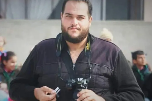 صورة متداولة للإعلامي خليل إبراهيم من مدينة أزرع