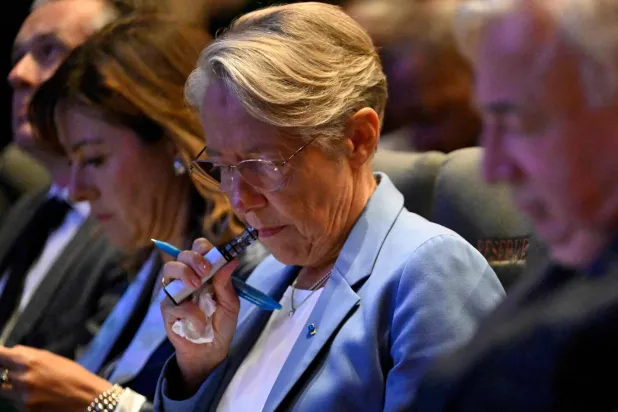 رئيسة الوزراء الفرنسية إليزابيت بورن (أ.ف.ب)