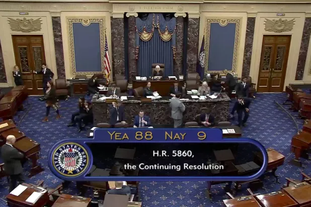 صوّت مجلس الشيوخ لصالح اتفاق مؤقت لتمويل الحكومة الأميركية مساء السبت (أ.ب)