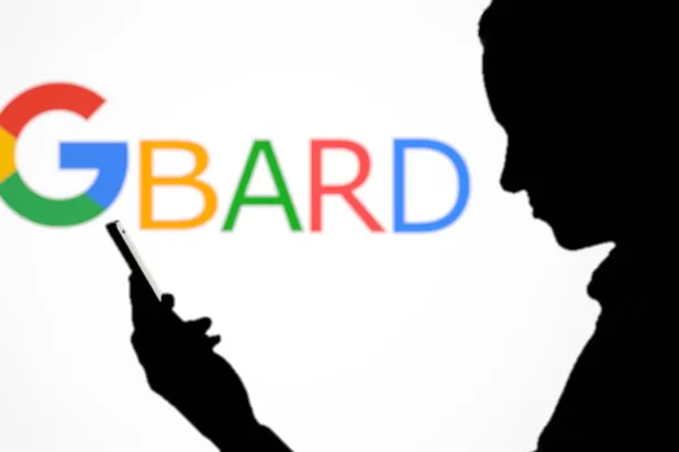  من فوائد الدمج قدرة «Assistant» على تقديم إجابات أكثر شمولاً وغنية بالمعلومات (شاترستوك) 