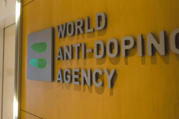 بوسع الرياضيين الموقوفين بصفة مؤقتة طلب فحص العينة الثانية (أ.ف.ب)