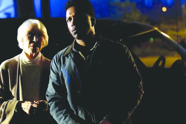 مشهد من «طارد الأرواح: المؤمن» (يونيفرسال)