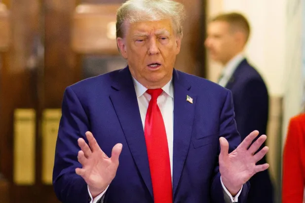 Trump'ın nükleer denizaltılarla ilgili gizli belgeleri Avustralyalı milyarderle paylaştığı öne sürüldü