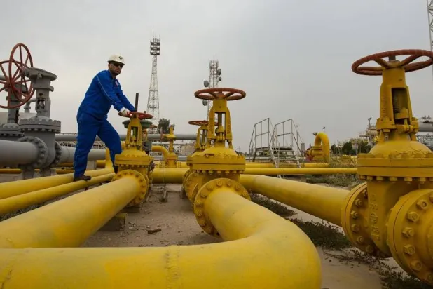 قال العراق إنه سيمنح 30 مشروعاً جديداً للنفط والغاز في جولتي التراخيص الخامسة والسادسة (فرانس برس)