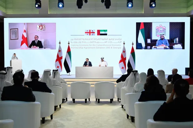 الشيخ محمد بن راشد ورئيس جورجيا يحضران افتراضياً توقيع اتفاقية الشراكة الشاملة بين البلدين (وام)