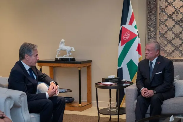 Jordanian King Abdullah II receives US Secretary of State Antony Blinken on Friday in Amman. (Petra – dpa) 