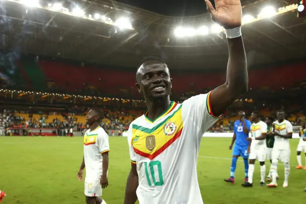 ساديو ماني يحتفل عقب الفوز السنغالي (منصة إكس)