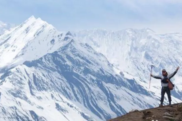 وفاة متسلقة جبال ولم تُنتشل جثتها بسبب سوء الأحوال الجوية (منصة إكس)