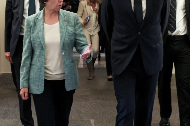 Fransa Dışişleri Bakanı, Lübnan Başbakanı Necib Mikati ile Beyrut’ta (AFP)