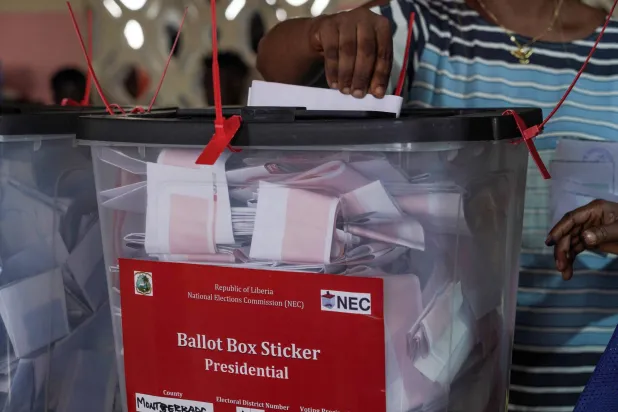 تصويت... (رويترز)