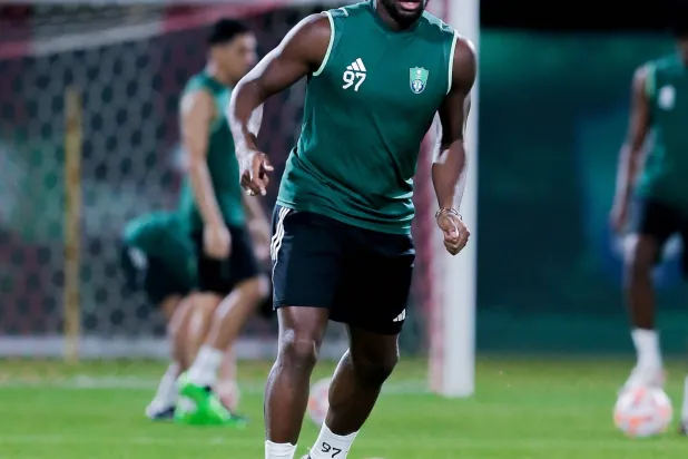 سان ماكسيمان خلال تدريبات الأهلي (النادي الأهلي)