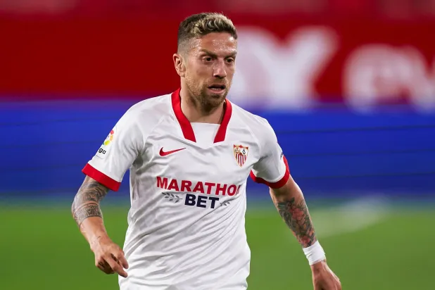 المهاجم الدولي أليخاندرو (أ.ب)