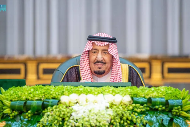 خادم الحرمين الشريفين الملك سلمان بن عبد العزيز مترئساً جلسة مجلس الوزراء بالرياض (واس)