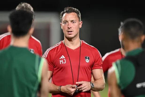 يايسله طالب مشجعي الأهلي بالوقوف مع الفريق ودعمه (نادي الأهلي)