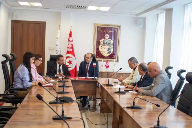 رئيس هيئة الانتخابات خلال اجتماع سابق للجنة التحضيرية (موقع الهيئة)