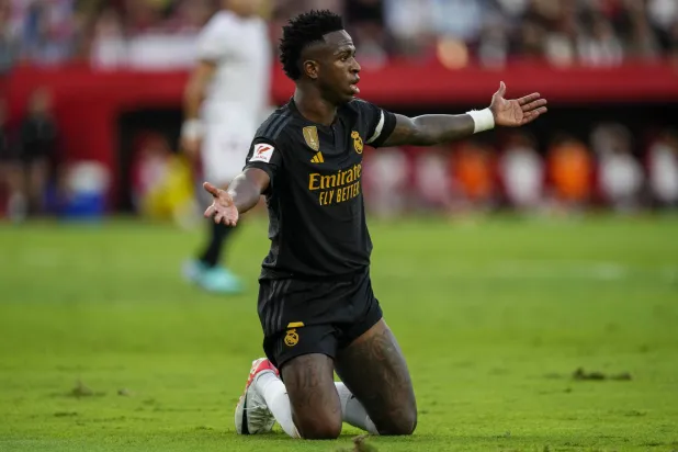 فينيسيوس تعرّض لمضايقات من عدد كبير من المشجعين خلال الأشهر الأخيرة (أ.ب)