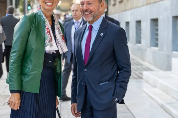 لاغارد مع رئيس المصرف المركزي اليوناني (حساب لاغارد على «إكس»)