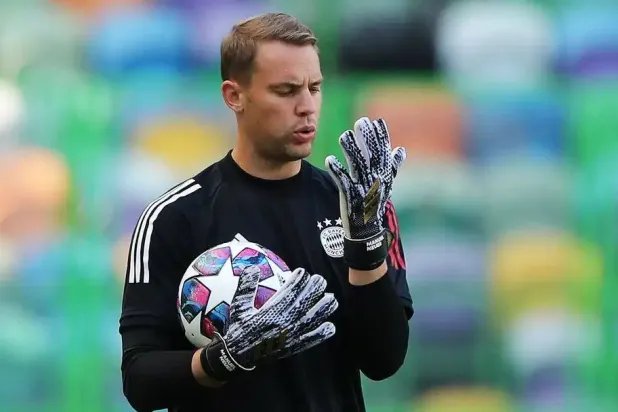 مانويل نوير حارس مرمى البايرن يستعد للعودة بعد الغياب (غيتي)