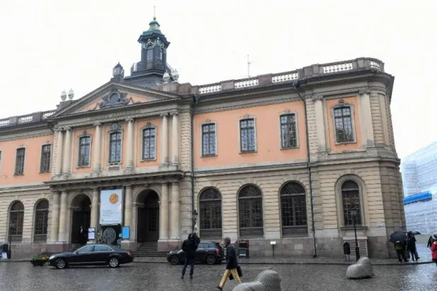 الأكاديمية السويدية أعدَّت القاموس (أ.ف.ب)