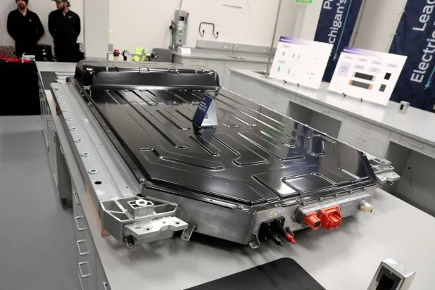 جهود مستمرة لتطوير بطاريات السيارات الكهربائية 