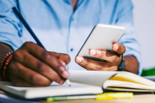 الاجتماعات عن بُعد قد تُشعر البعض بالتعب (بابليك دومين)