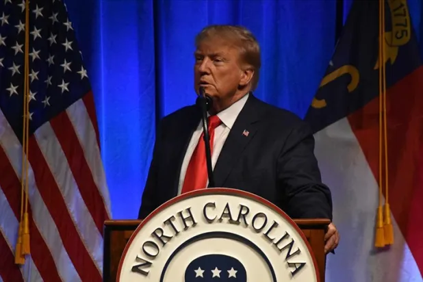 Trump, kalıcı bir isim belirlenene kadar Temsilciler Meclisi Başkanlığını üstlenebileceğini açıkladı