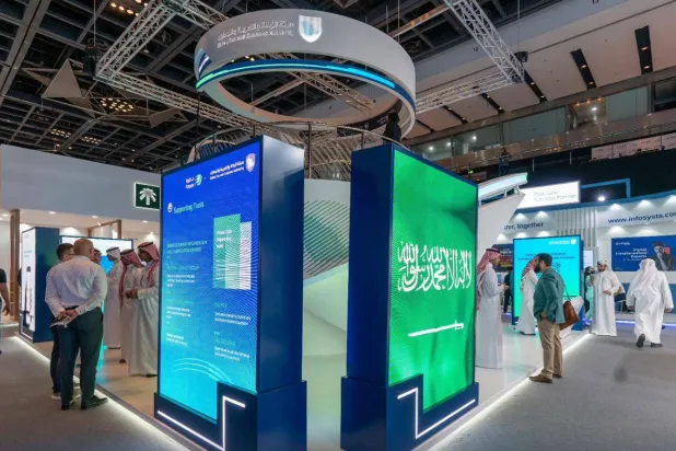 خلال مشاركة هيئة الزكاة والضريبة والجمارك في استعراض تجربة المملكة في مشروع الفوترة الإلكترونية ضمن فعاليات معرض جيتكس (واس)