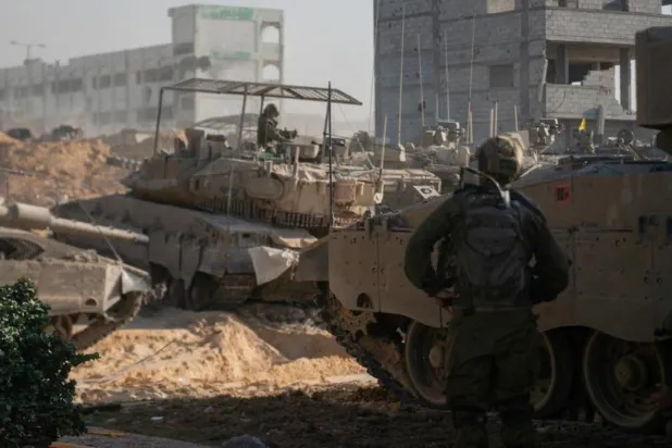 Gazze’deki İsrail askerleri (Reuters)