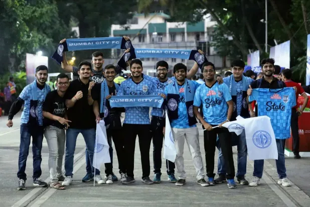 جماهير مومباي كانت تتوقف لمشاهدة نيمار في ملعبها بالعاصمة (نادي مومباي)