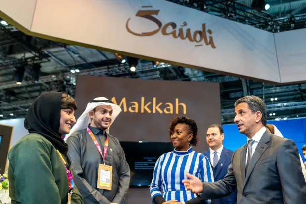 الوزير أحمد الخطيب أكد على تحول السعودية إلى وجهة سياحية رائدة عالمياً (الشرق الأوسط)