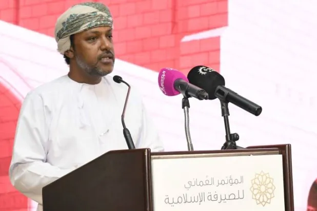 طاهر بن سالم العمري الرئيس التنفيذي للبنك المركزي العماني (العمانية)