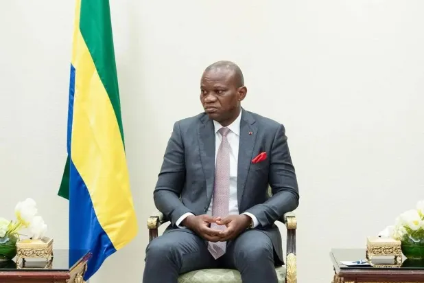 الرئيس الانتقالي الغابوني لدى لقائه أصحاب الأعمال السعوديين في الرياض (واس)